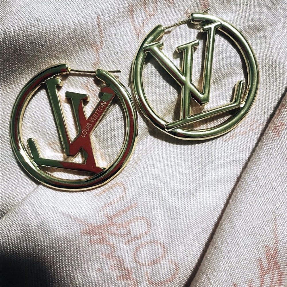Twin lv earrings